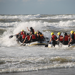 surf-rafting-experience-activity-dutch-matters