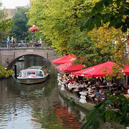 must-see-canal-cruise-excursion-utrecht-dutch-matters